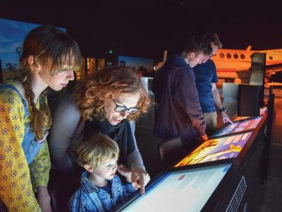 VISIT_ATTRACTIONS_RoyalFlyingDoctorVisitorExperience_FamilyFriendlyExperienceAtRFDS2019