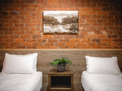 VISIT BUSINESSLISTING Wellington Caves Caravan Park Room